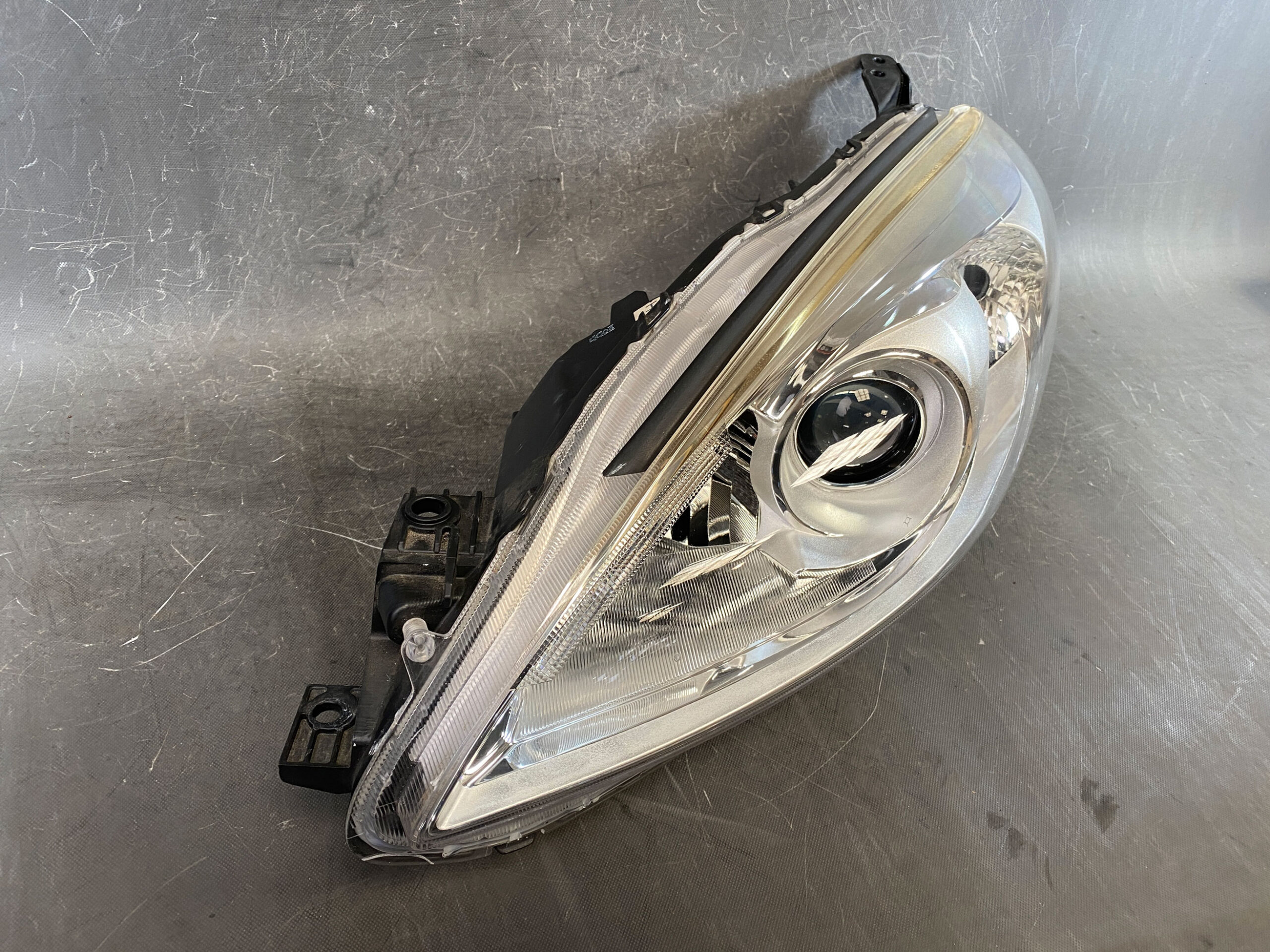 MAZDA PREMACY CW NISSAN LAFESTA Genuine HID Headlight STANLEY P9566 Left Side x1 - Image 3