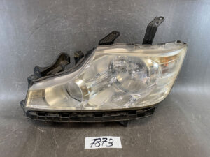 HONDA STEPWAGON RK1 RK2 RK5 RK6 Genuine Headlight / KOITO 100-22012 / Left Side x1