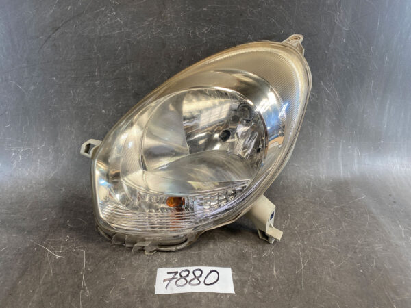 TOYOTA PASSO KGC30 HEADLIGHT Head light KOITO 100-51005 LEFT Side x1