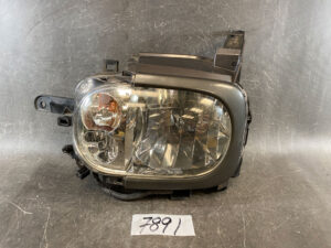 NISSAN CUBE Z11 Headlight ICHIKOH 1801 Left Side x1