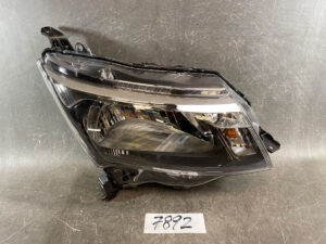 TOYOTA TANK / DAIHATSU THOR M900A M910A Genuine LED Headlight / STANLEY W3919 / Right Side x1