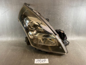 MAZDA MPV LY3P Genuine HID Headlight / STANLEY P5620 / Right Side x1