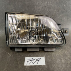 NISSAN ATLAS F23 SH2F23 SH4F23 SR8F23 Genuine Headlight / ICHIKOH 1637 R / Right Side x1