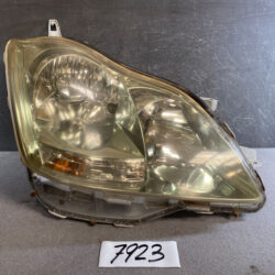 TOYOTA CROWN GRS180 GRS181 GRS182 Genuine HID Headlight / STANLEY 30-301 R / Right Side x1