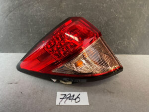 HONDA VEZEL RU1 RU2 HRV RU5 Taillight 220-18085 E Left Side x1