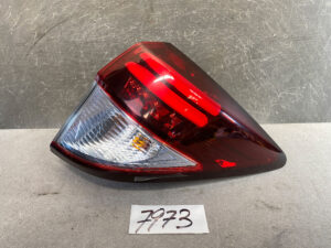 HONDA VEZEL HYBRID RU3 RU4 HRV RU5 Taillight 220-62164 Right Side x1