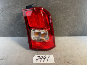  SUZUKI IGNIS FF21S Taillight 220-59347 Right Side x1 » JDM-PARTS NZ