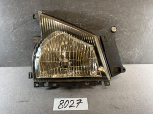 ISUZU Elf MAZDA TITAN NISSAN ATLAS Headlight KOITO 110-21819 Right Side x1