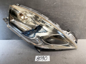 NISSAN LEAF ZE0 LED Headlight 1847 Right Side x1
