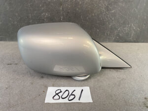 TOYOTA CROWN MAJESTA UZS186 UZS187 Door Mirror 564799 / Right Side x1
