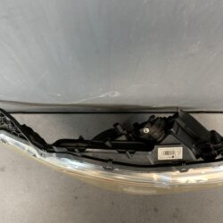 PEUGEOT 208 A9CHMO1 Genuine Headlight 9802221780, 89905958 / Right Side x1