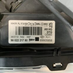 PEUGEOT 208 A9CHMO1 Genuine Headlight 9802221780, 89905958 / Right Side x1