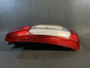 TOYOTA PASSO KGC30 Genuine Taillight KOITO 220-51397 Left Side x1