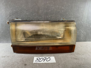 TOYOTA TOWNACE CR21 CR30 YR36 Headlight 28-31 R / Right Side x1