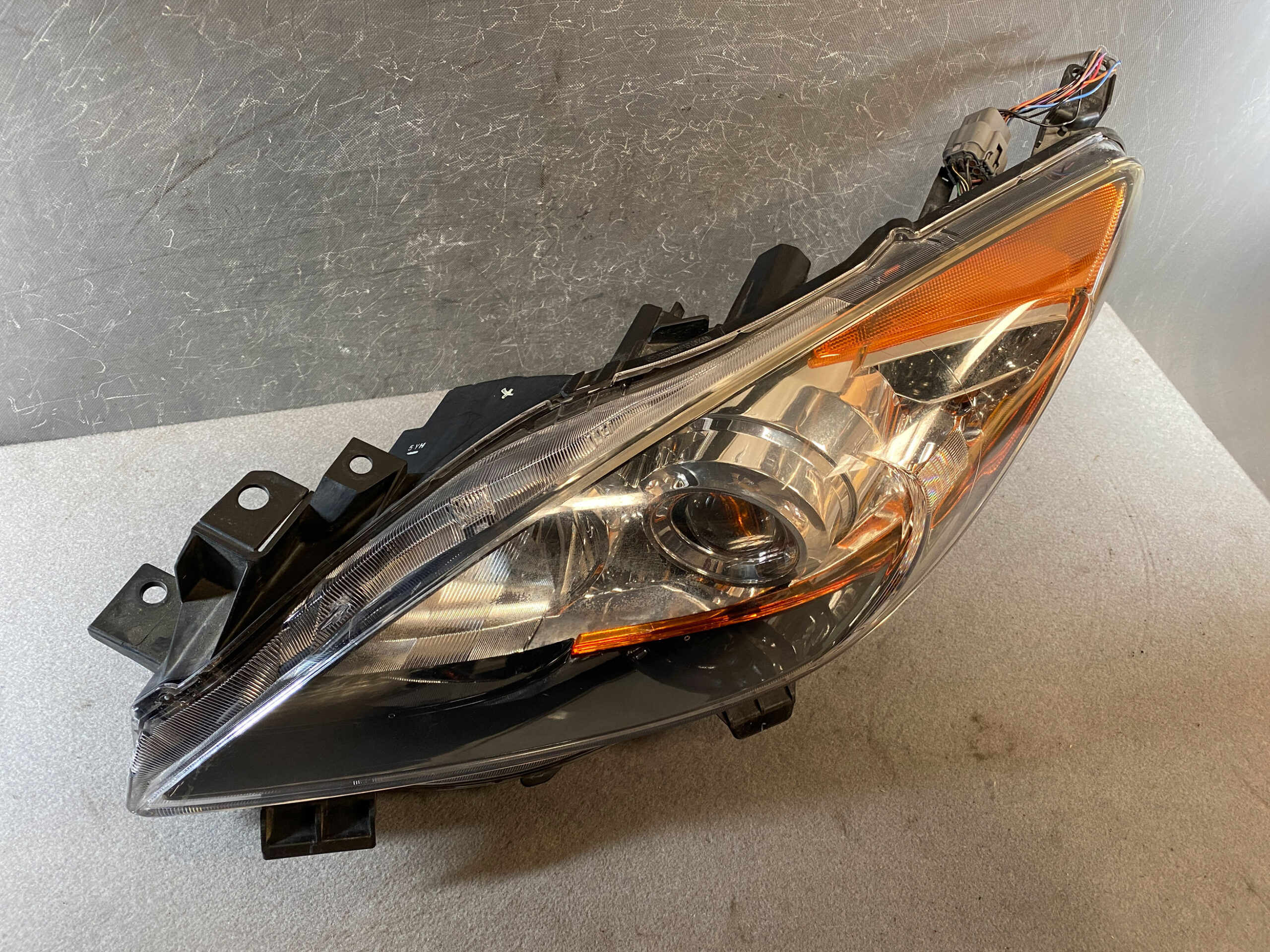 MAZDA AXELA BL BLEFW BL5FW HEADLIGHT 100-41343 LEFT Side x1 - Image 3