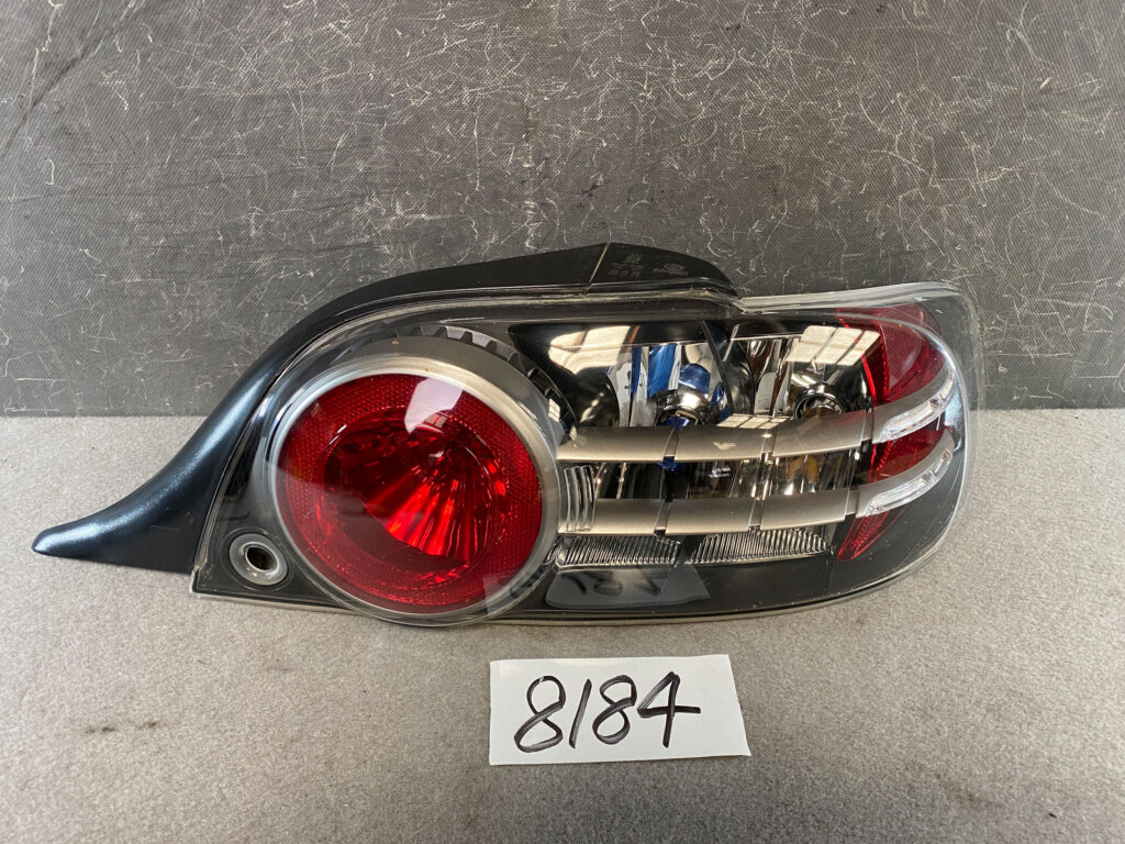 MAZDA RX8 RX-8 SE SE3P Genuine Taillight / KOITO 220-61009 R