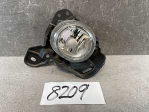 MAZDA NISSAN Genuine Foglight / KOITO 114-61010 / K3006 / Right Side x1