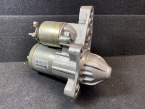 Genuine Starter Motor NISSAN NOTE E11 Tiida HR15DE 23300-BC200 / M000T32171