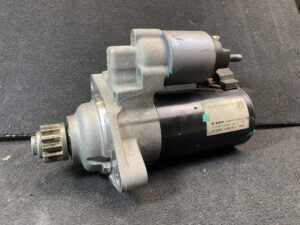 MERCEDES-BENZ Genuine Starter Motor W176 W242 W246 A2709060700 / BOSCH 0001152410