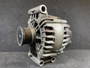 Genuine Alternator BMW MINI / V 7576513 80-01 / CL12 / 2605106A / TG12C059 / 208136789