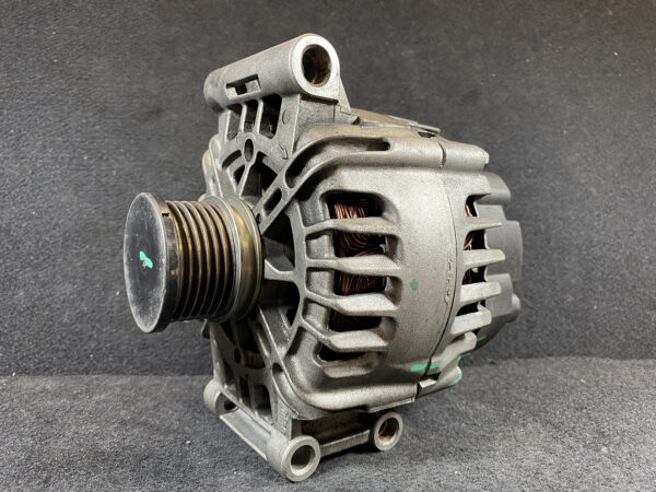 Genuine Alternator BMW MINI / V 7576513 80-01 / CL12 / 2605106A / TG12C059 / 208136789 » JDM-PARTS NZ