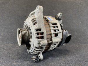 Genuine Alternator NISSAN CR12DE / 23100 CT00B / LR190-765B