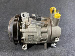 Genuine AC COMPRESSOR NISSAN SKYLINE V35 STAGIA M35 / 92600-AL020