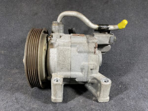 Genuine AC COMPRESSOR NISSAN WINGROAD Y11 / 92600 WD015