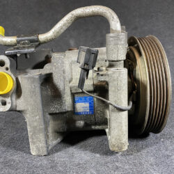 Genuine AC COMPRESSOR Genuine NISSAN WINGROAD Y11 / 92600 WD015 / 506021-6270