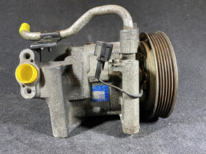 Genuine AC COMPRESSOR Genuine NISSAN WINGROAD Y11 / 92600 WD015 / 506021-6270