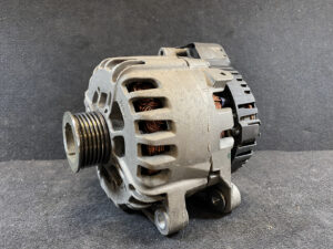 Genuine Alternator PEUGEOT / 98154559 80-01 / 37VE42 4173397