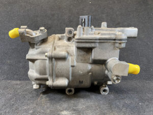 Genuine AC COMPRESSOR TOYOTA NHP10 / ES14C / 042200-0512