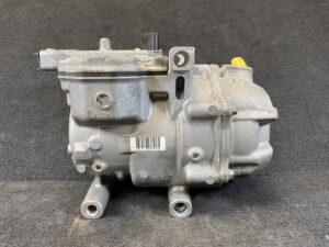 Genuine AC COMPRESSOR TOYOTA Aqua ,SIENTA ,Vitz HYBRID ES14C / 042200-1350 / 042200-1041