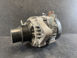 Genuine Alternator TOYOTA DAIHATSU 1KRFE / 27060-B1150 / 104211-2101 104211-2102