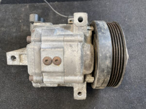Genuine AC COMPRESSOR MITSUBISHI Pajero IO H66W / DKV-11G / 506221-2872