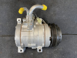 Genuine AC COMPRESSOR TOYOTA TownAce LiteAce S402M / 447280-0191 / 88320-BZ120