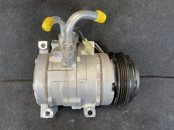 Genuine AC COMPRESSOR TOYOTA TownAce LiteAce S402M / 447280-0191 / 88320-BZ120 » JDM-PARTS NZ