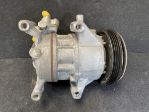 Genuine AC COMPRESSOR TOYOTA AURIS Corolla Rumion / 447280-6600 / 88310-1A890