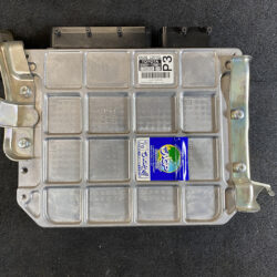 ECU Engine control unit TOYOTA COROLLA RUMION ZRE152 2ZRFAE / 89661-12M61 / 212000-5581