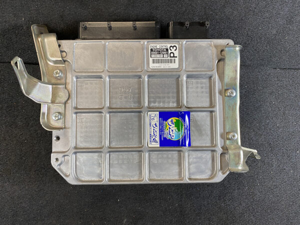 ECU Engine control unit TOYOTA COROLLA RUMION ZRE152 2ZRFAE / 89661-12M61 / 212000-5581 » JDM-PARTS NZ