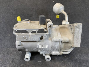 Genuine AC COMPRESSOR TOYOTA SAI LEXUS HS / ES27C / 042000-0330 / 88370-75010