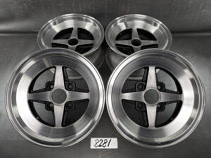 WORK EQUIP 01 14x7j +10 / 14x7j 0 4x114.3 CB:73 x4