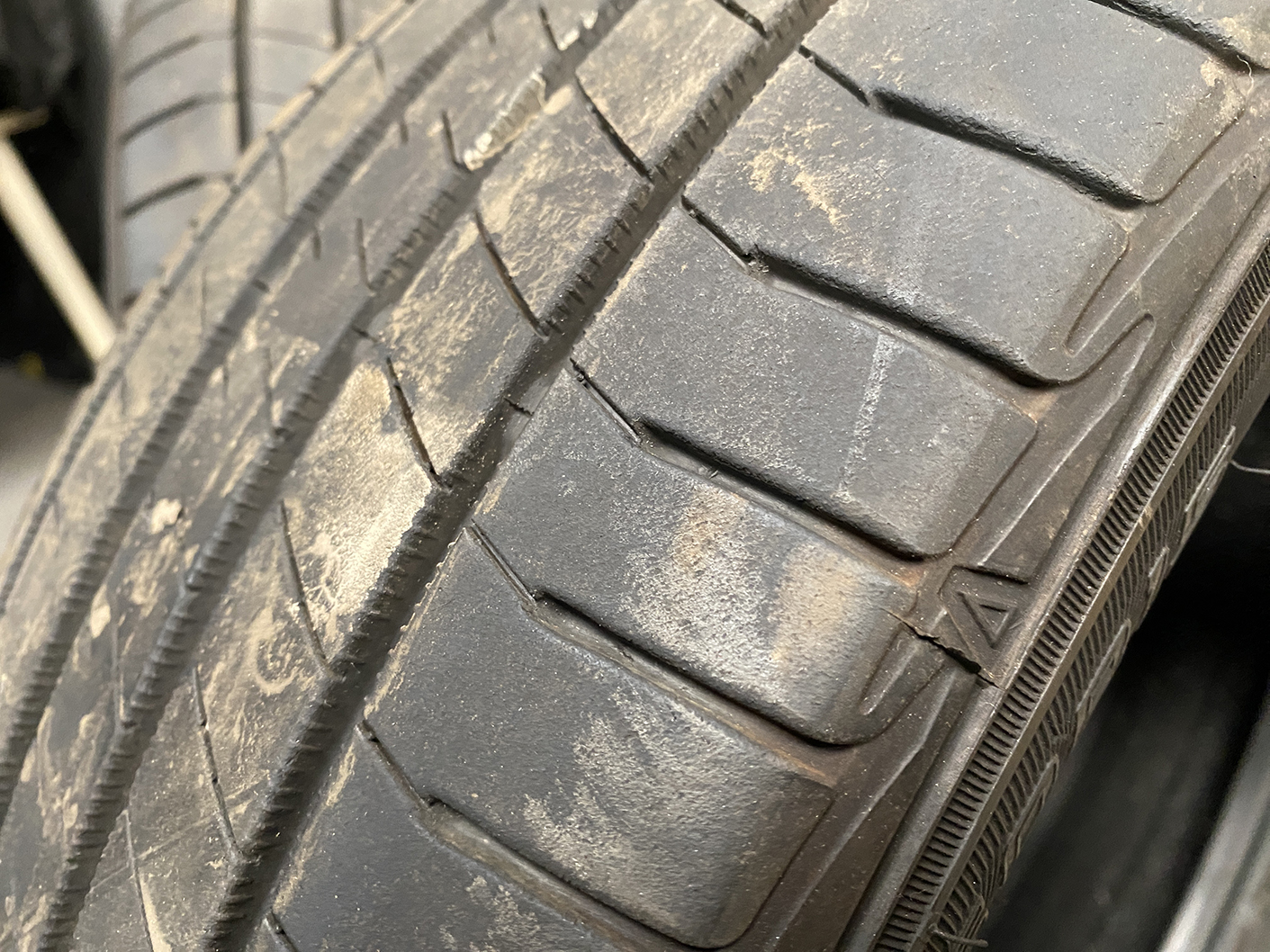 DUNLOP LEMANS V SILENT CORE 185 / 60 R15 84H x2 ( 185 60 15 DUNLOP LEMANS V SILENT CORE 185 / 60 R15 84H x2 ( 185 60 15