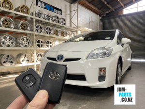 TOYOTA PRIUS Replacement KEY ZVW30