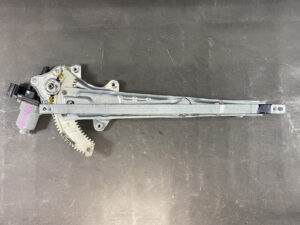 Power Window Regulator with Motor / 2013 NISSAN LATIO N17 / 80730-1HH1B WR07-173 / Right hand side FRONT