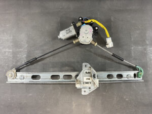 Power Window Regulator with Motor / 2006 SUZUKI CHEVROLET MW ME34S / DENSO 83430-54G20 062040-1441 / Right hand side FRONT