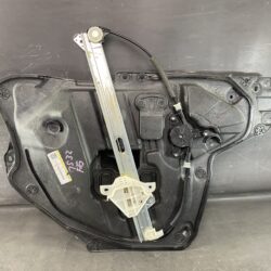 Power Window Regulator with Motor / 2015 MAZDA AXELA BM5FP / Right hand side FRONT