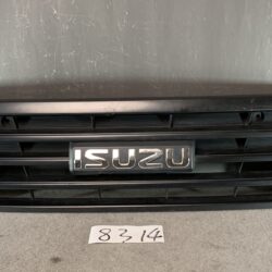 ISUZU COMO ( NISSAN Caravan ) E25 Front Radiator Grill