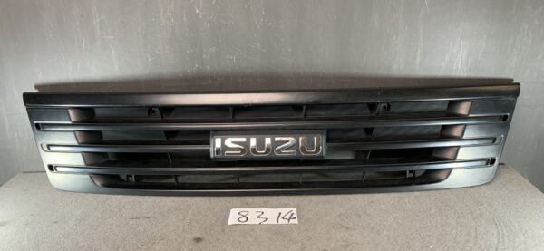 ISUZU COMO ( NISSAN Caravan ) E25 Front Radiator Grill » JDM-PARTS NZ