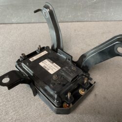 TOYOTA CROWN MAJESTA　UZS186 Millimeter Wave Radar